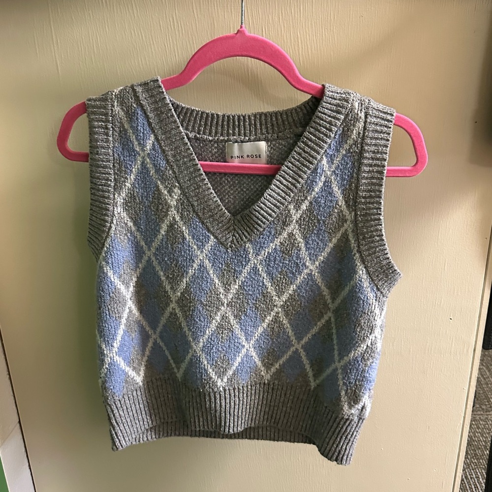 Pink Rose Gray and Blue Argyle V-Neck Sweater Vest